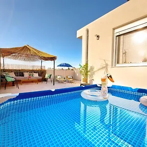 House & Roof Garden Apartment